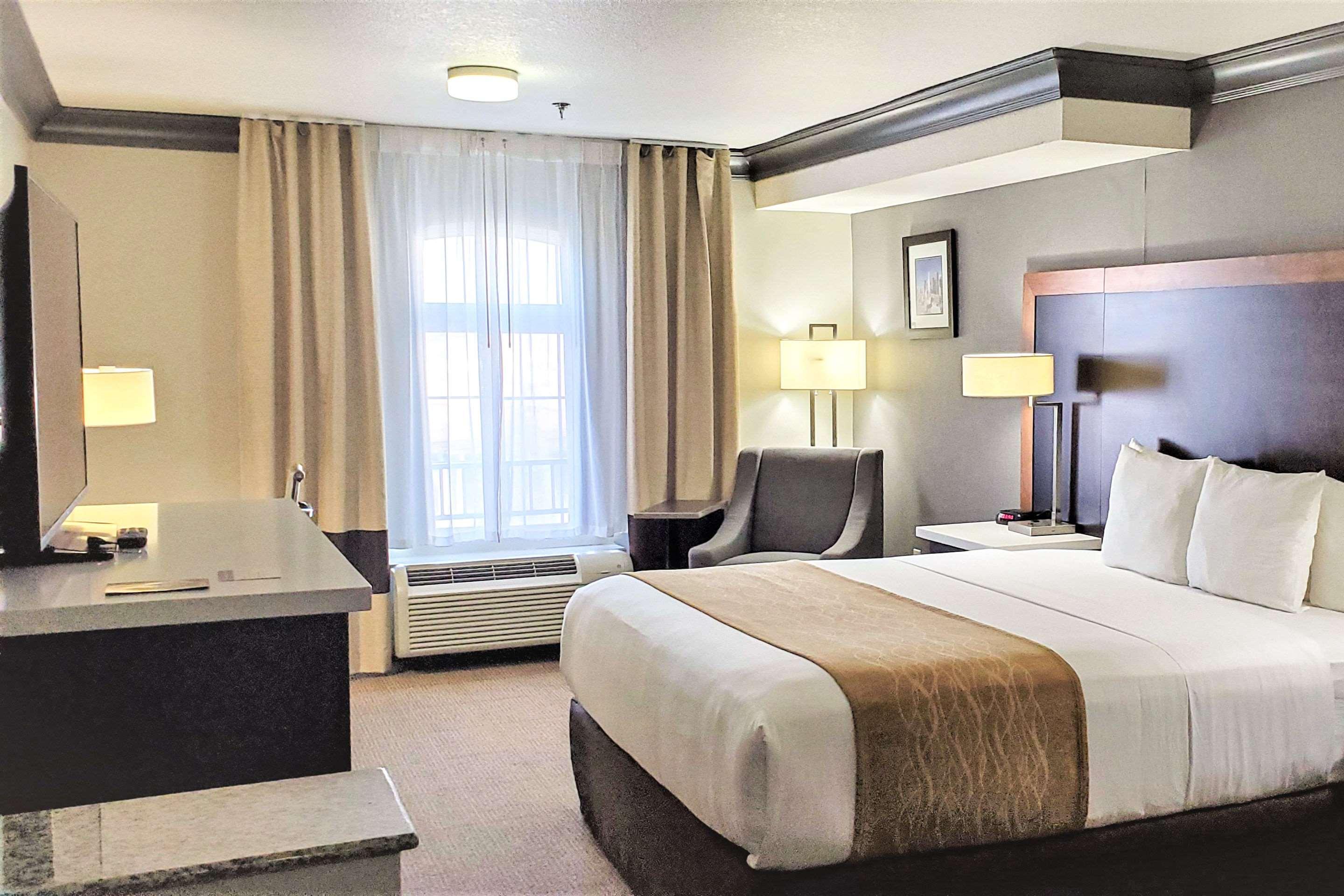 Comfort Inn & Suites Near Universal - N Hollywood - Burbank Los Angeles Exteriör bild