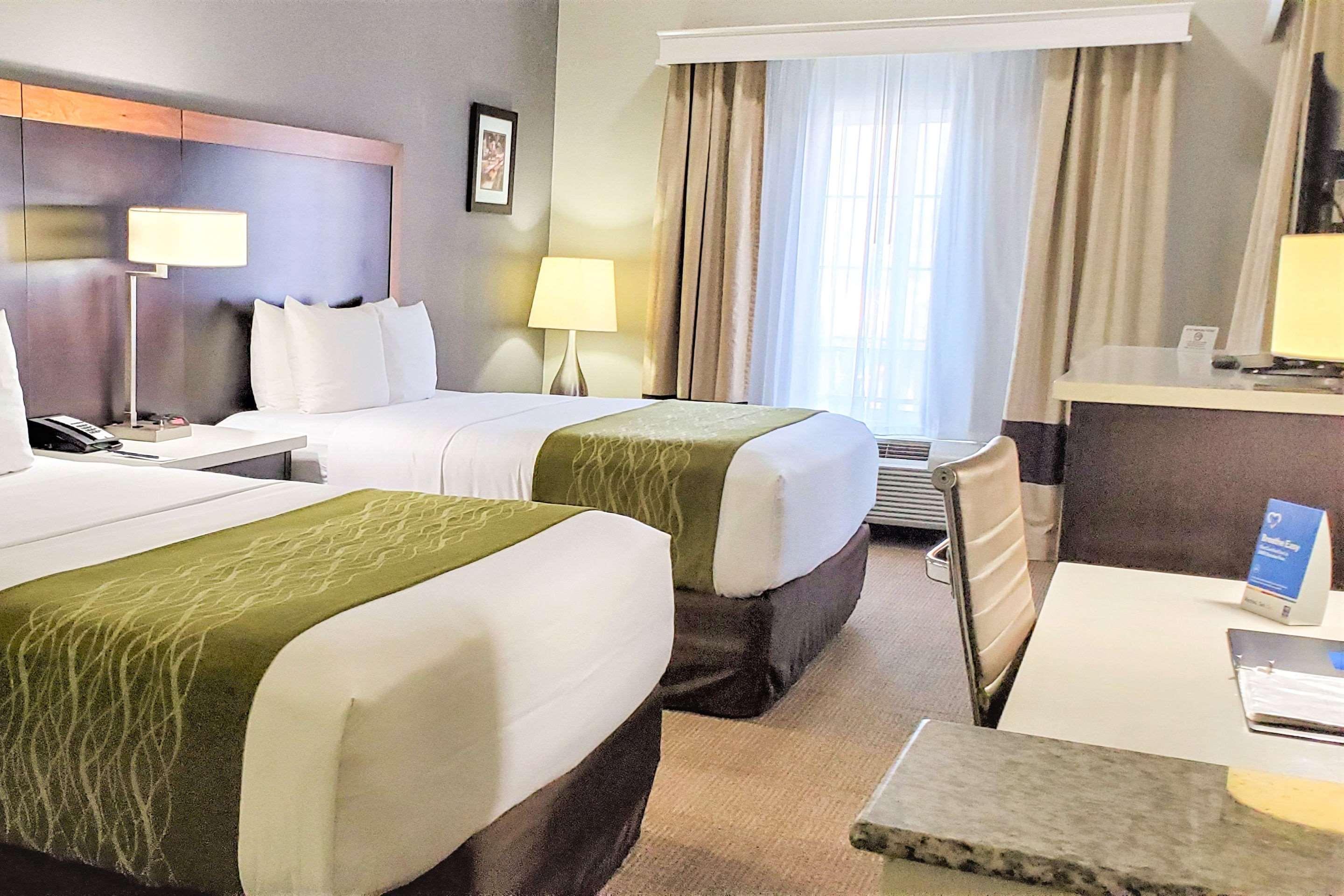 Comfort Inn & Suites Near Universal - N Hollywood - Burbank Los Angeles Exteriör bild