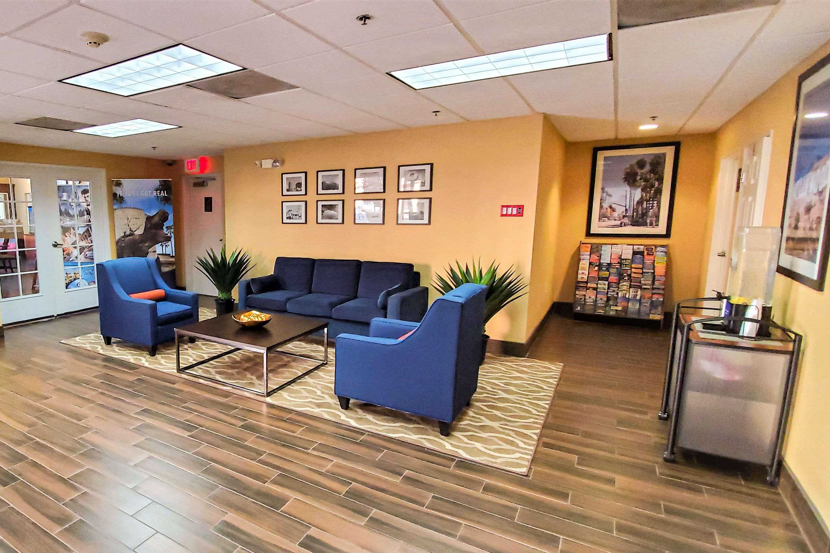 Comfort Inn & Suites Near Universal - N Hollywood - Burbank Los Angeles Exteriör bild