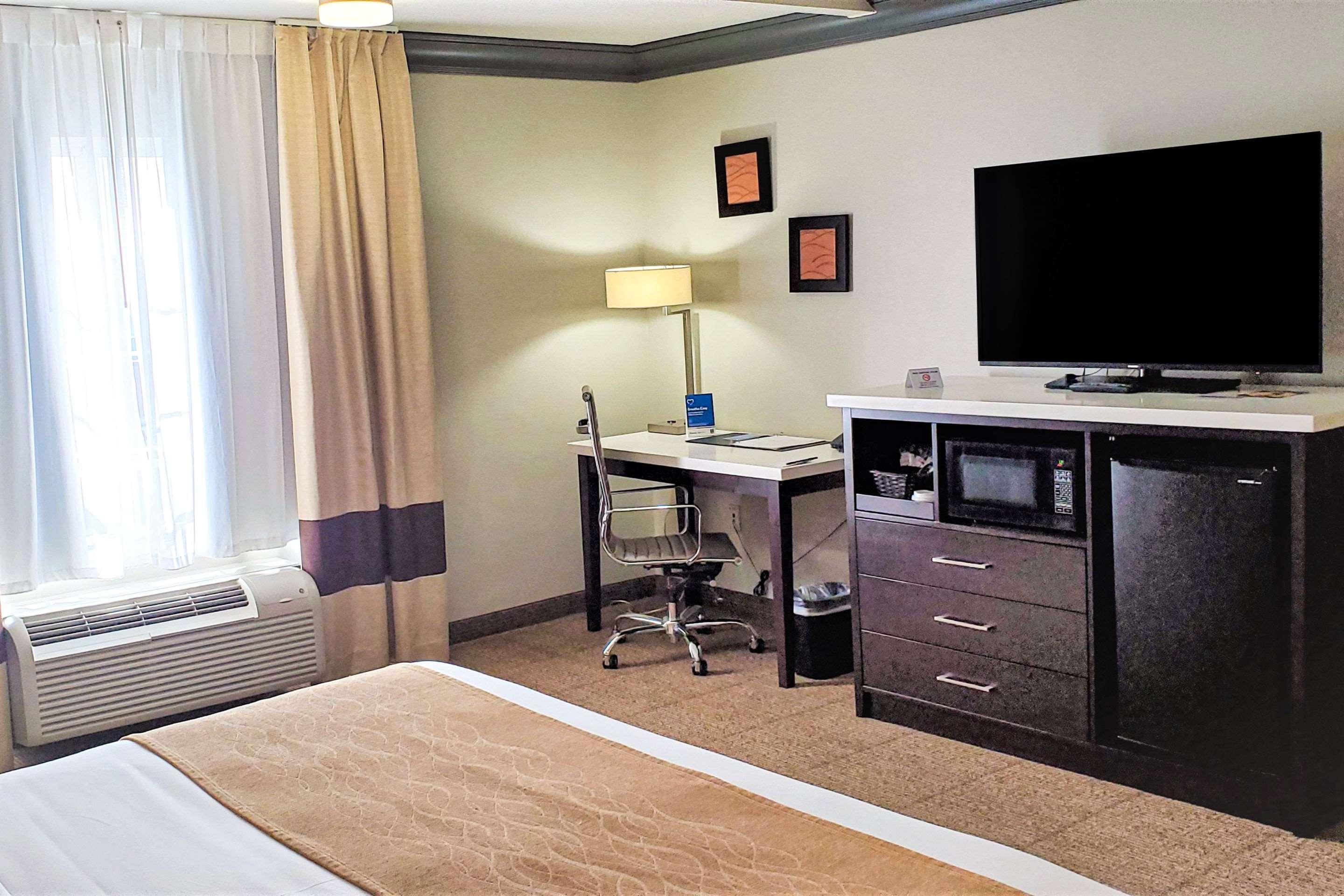 Comfort Inn & Suites Near Universal - N Hollywood - Burbank Los Angeles Exteriör bild