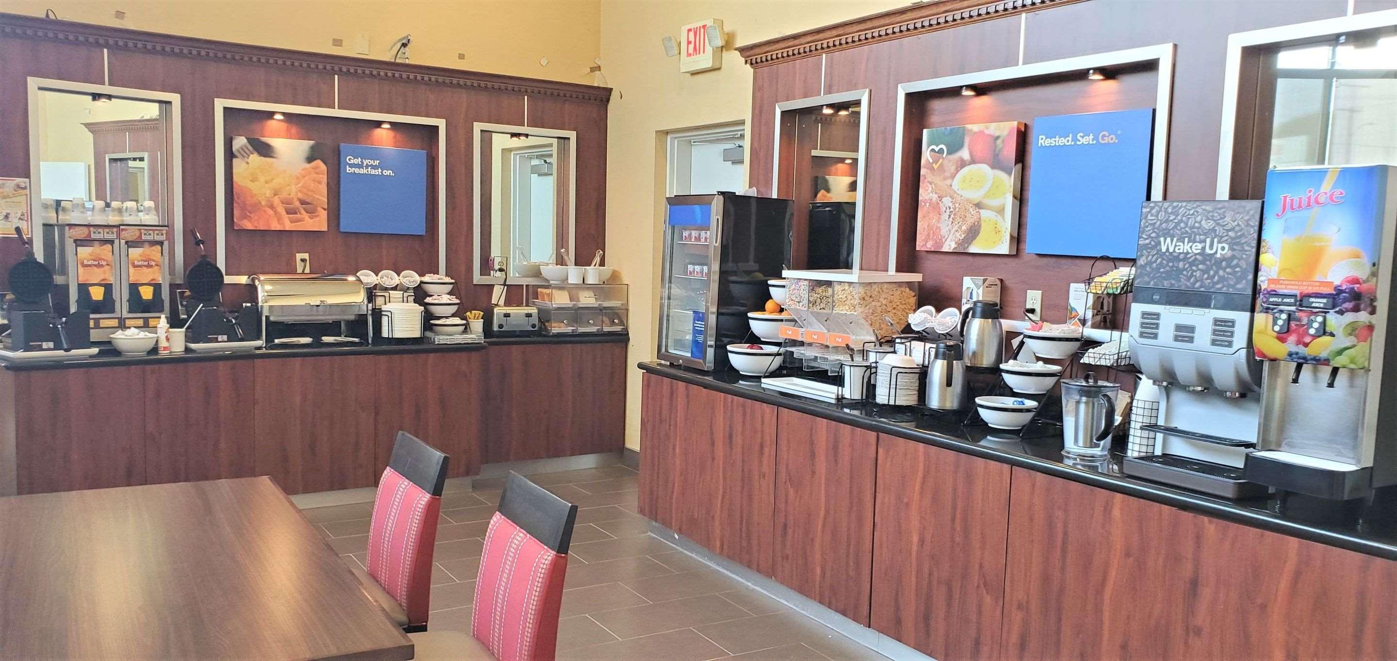 Comfort Inn & Suites Near Universal - N Hollywood - Burbank Los Angeles Exteriör bild