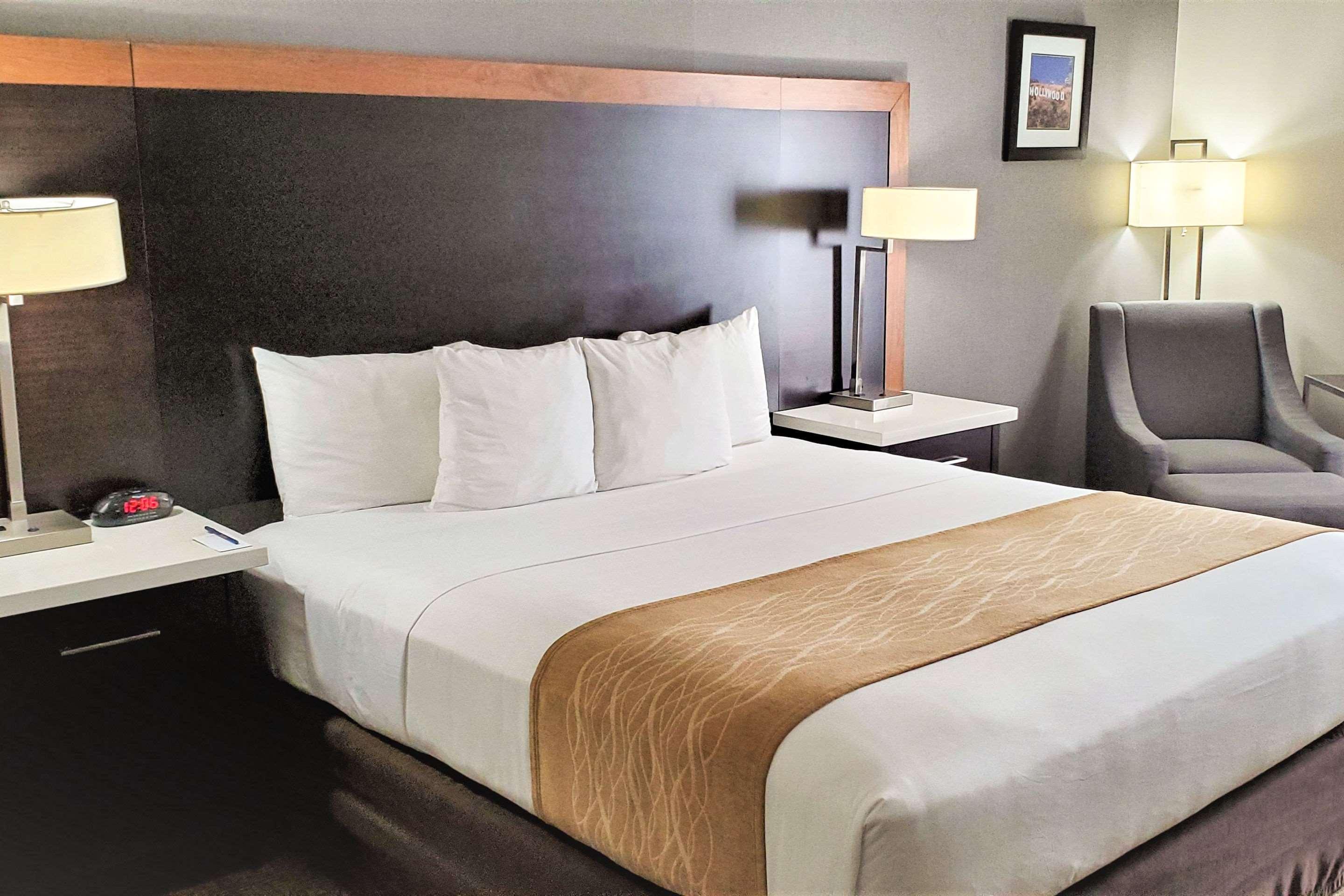 Comfort Inn & Suites Near Universal - N Hollywood - Burbank Los Angeles Exteriör bild