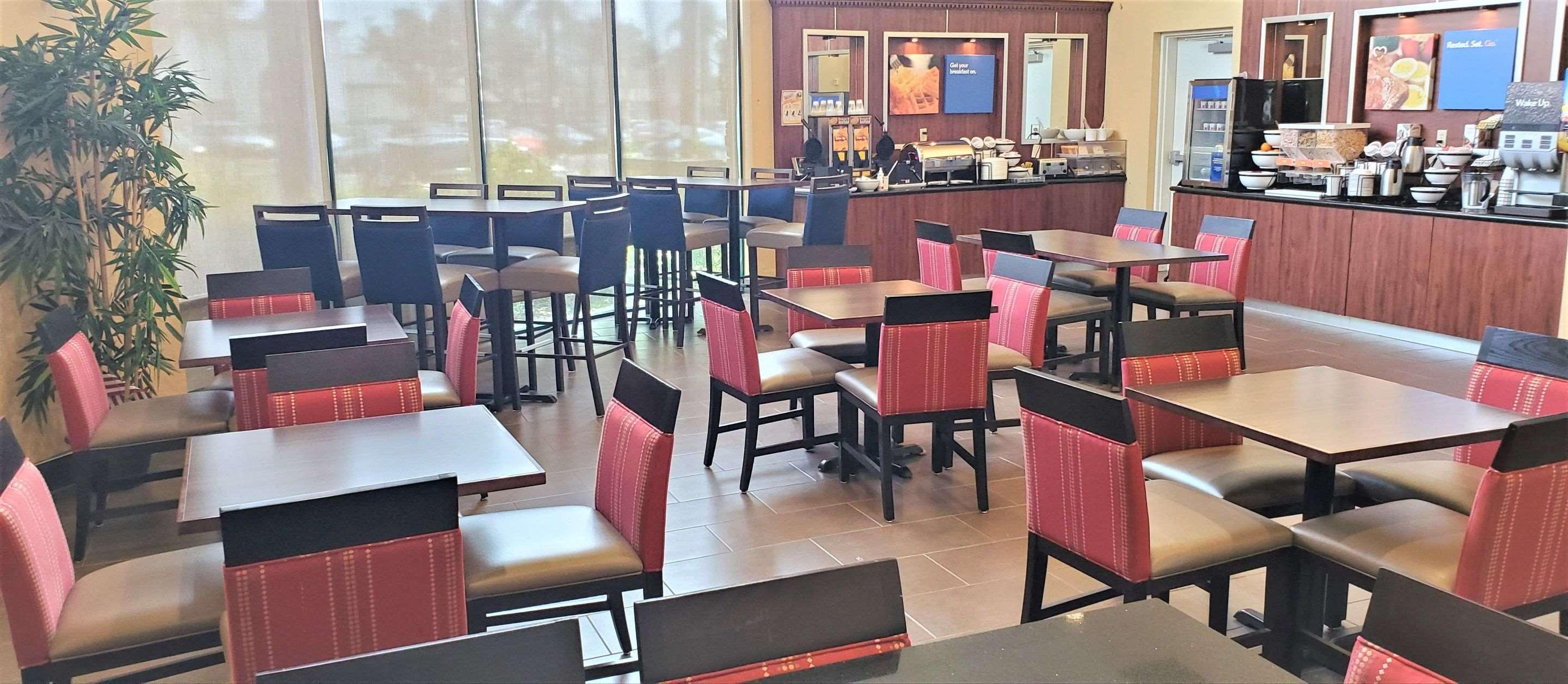 Comfort Inn & Suites Near Universal - N Hollywood - Burbank Los Angeles Exteriör bild