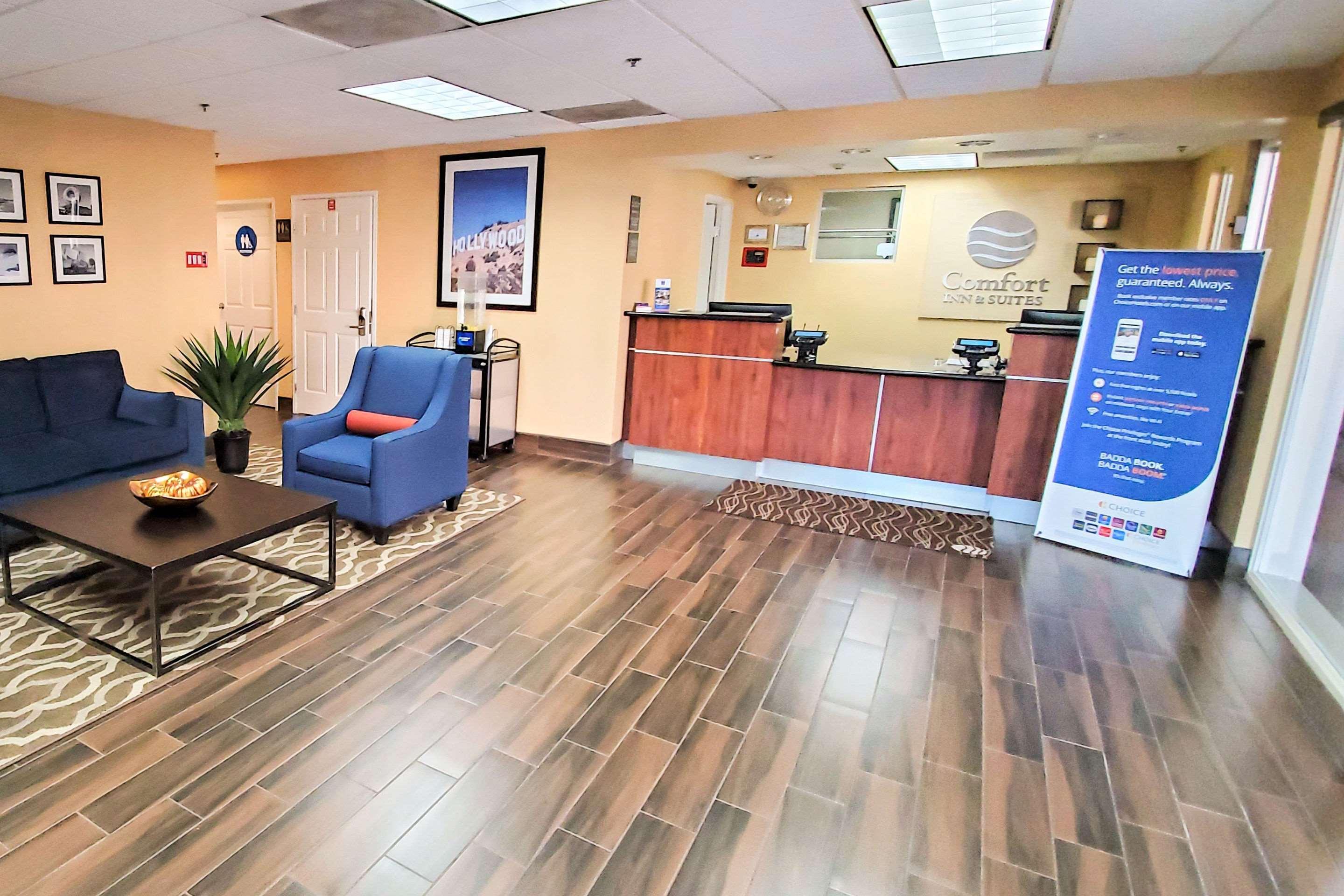 Comfort Inn & Suites Near Universal - N Hollywood - Burbank Los Angeles Exteriör bild