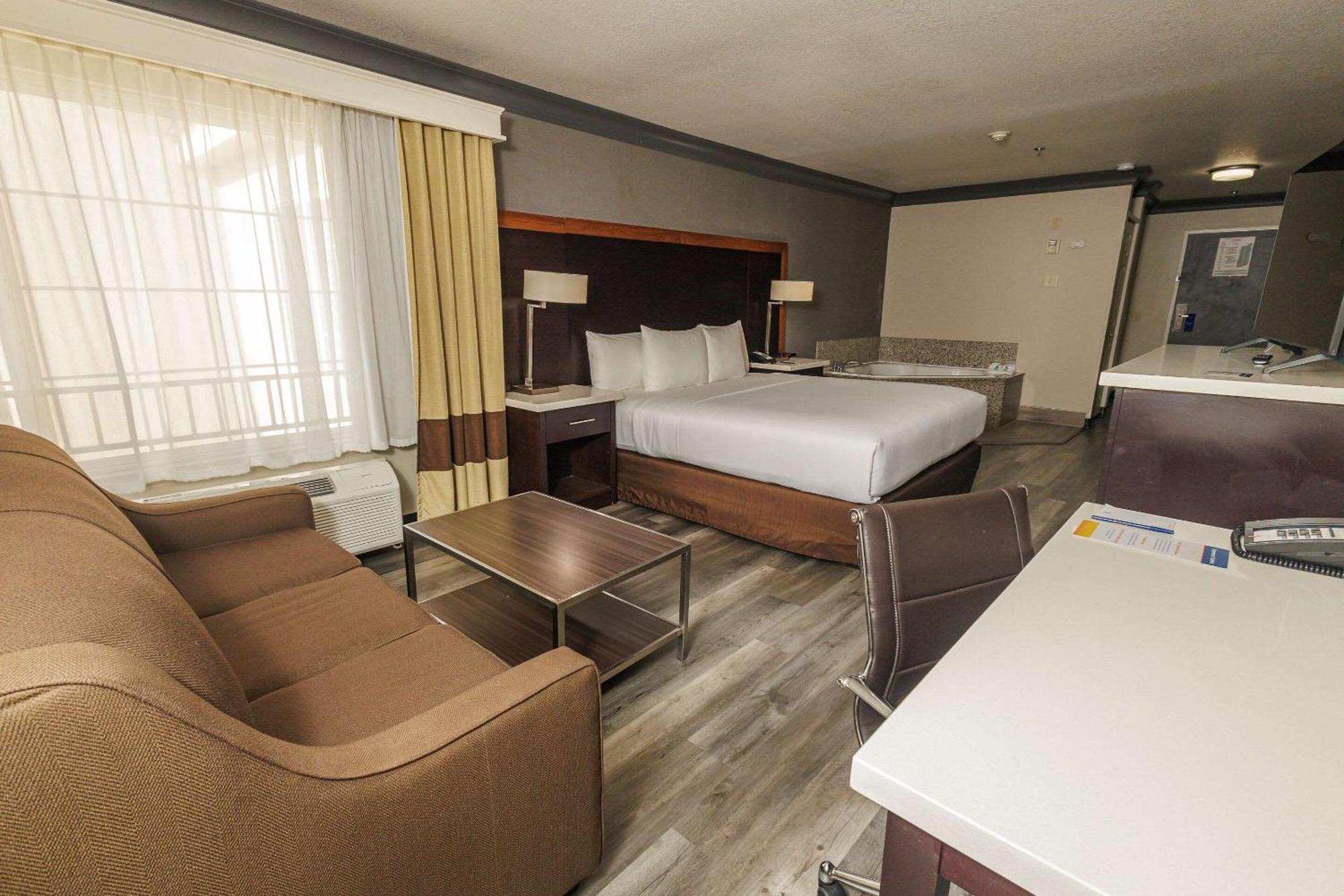 Comfort Inn & Suites Near Universal - N Hollywood - Burbank Los Angeles Exteriör bild