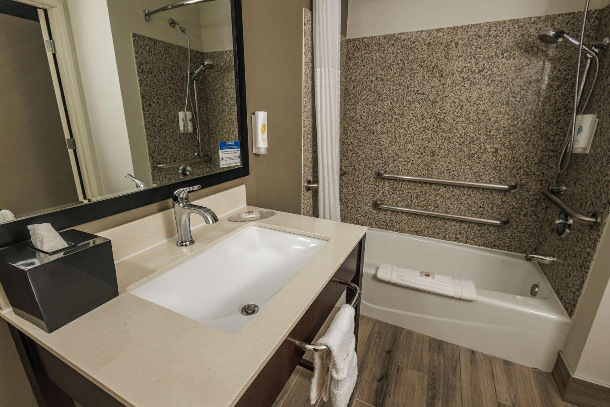 Comfort Inn & Suites Near Universal - N Hollywood - Burbank Los Angeles Exteriör bild